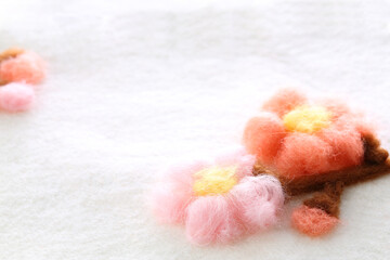 羊毛フェルトで作った桜の花