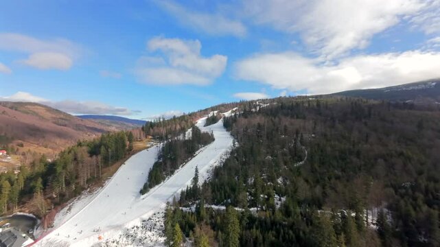 Winter FPV adventure: a flight over skiers and snowboarders in the Beskids, on the slopes of Solisko.