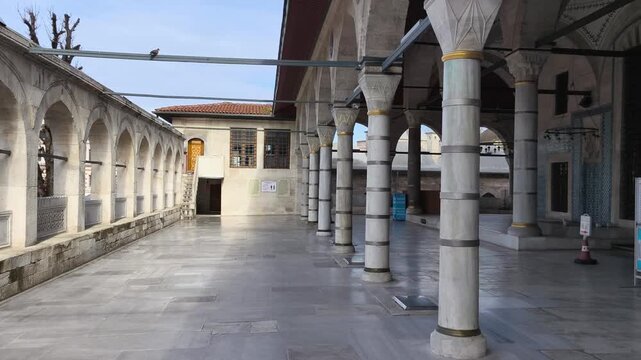 Ottoman Architecture and Historical Atmosphere in the Courtyard of R&uuml;stem Pasha Mosque