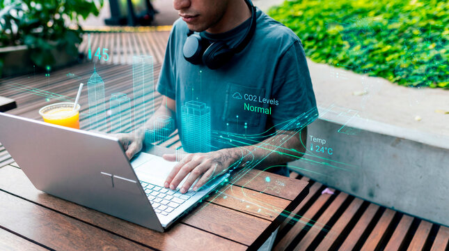 Attentive analyst monitoring smart city carbon data