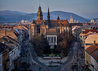 Obraz premium Kosice Cathedral Architecture And Pedestrian Street At Winter Sunset