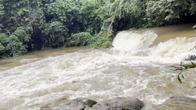 Enchente na Cachoeirinha de Piren&oacute;polis