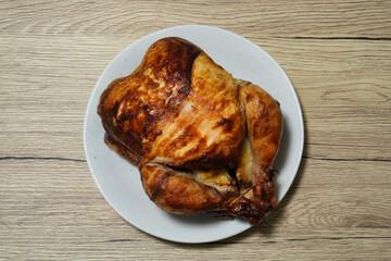 丸ごと一羽のローストチキン