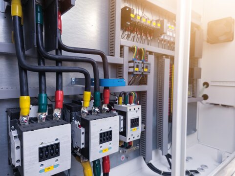 Technology electrical control for Installation the three phase main contactors to running machine high power