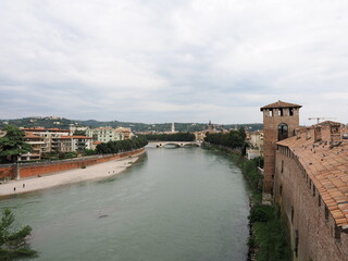 イタリア　ヴェローナ　アディジェ川