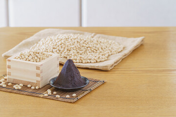 日本の食べ物・大豆と赤味噌(豆味噌)