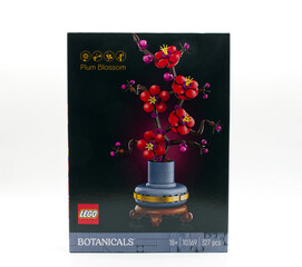 Naklejka premium Bologna - Italy - March 3, 2026: LEGO Botanicals Plum Blossom set 10369 box packaging isolated on white background.