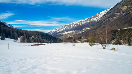 Fototapeta premium Country-ski slopes near the village of Lillaz. Lillaz is a small village in the Cogne valley, side branch of the main Aosta valley (Northern Italy), at the foot of the Gran Paradiso massif.