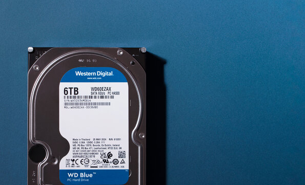 WD Blue, Western digital Blue. HDD. ウエスタンデジタルのHDDのBlue.	