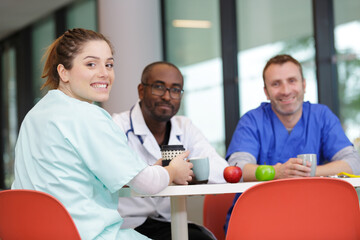 Obraz premium group of doctors in the cafeteria