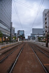 Fototapeta premium 市街地の路面電車の線路
