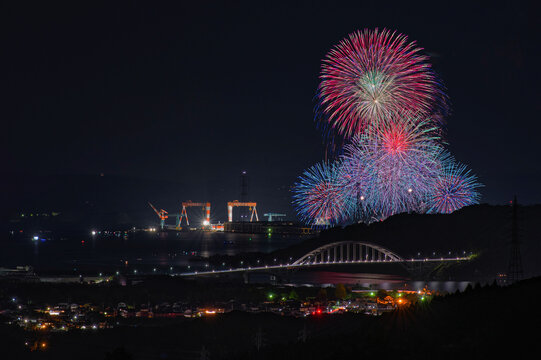 伊万里港の夜景と伊万里湾大花火