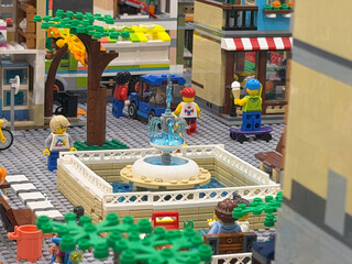 Naklejka premium Lego city plaza with fountain