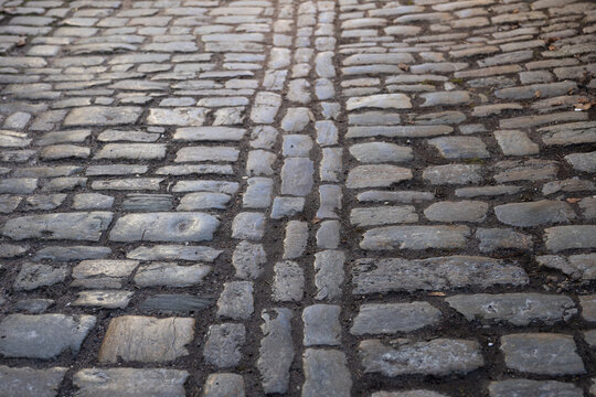 Altes Stra&szlig;enpflaster in Weimar mit historischer Struktur und authentischem Altstadt-Charakter.