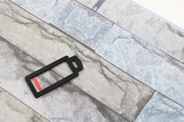 バッテリー1%の残量を表すアイコン