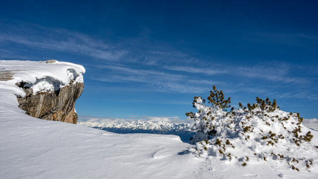Paysages de montagnes en hiver dans le massif du Vercors en France autour de Lans-en-Vercors