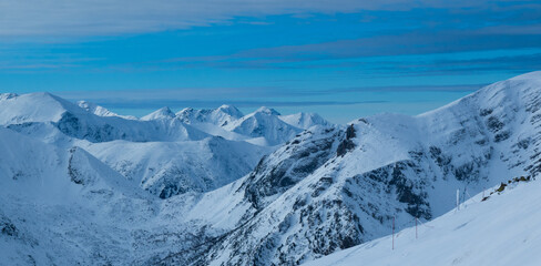Naklejka premium Mountain peak snow-capped mountains snow rocks landscape