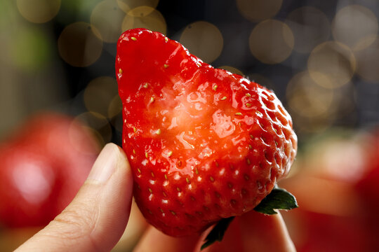 Fresh Strawberry with Milk Droplets - Healthy Dandong Fruit Rich in Vitamins