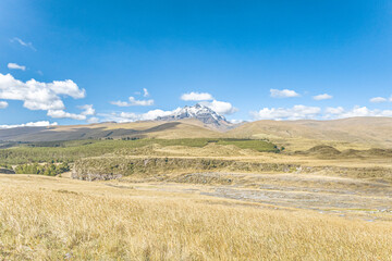 Fototapeta premium Pichincha Province, Ecuador - February 5, 2026: The Sincholagua volcano is an inactive volcano located in the Andes Mountains. It is the 12th highest volcano in the country at 4,873 meters.