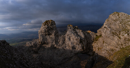 Fototapeta premium Karst landscape in winter in the Sierra de Andía at the Lizarraga Pass in the Urbasa and Andía Natural Park. Navarre. Spain. Europe