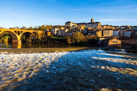 Lap&eacute;rouse Highschool overlooking the buildings of Albi city center and the Tarn from the right bank