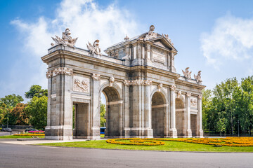 Fototapeta premium Victory Arch roundabout in Madrid