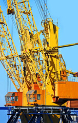 Fototapeta premium Port cargo crane
