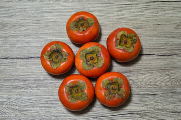 旬を迎えた完熟の富有柿