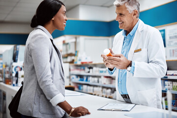 Obraz premium Medication, helping and pharmacist with woman by dispensary for prescription pills for wellness. Discussion, medicine and healthcare worker with female patient for tablets in drugstore chemist.