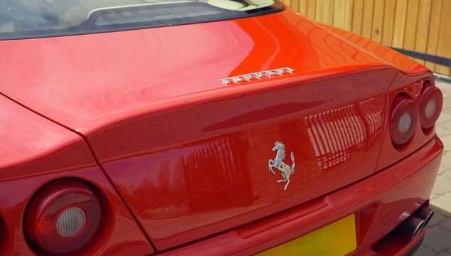 Ferrari 550 Maranello, red sports car.