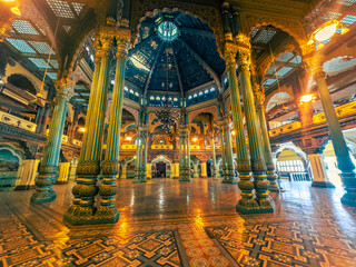 Obraz premium Mysore, Karnataka, India - 13 September 2024 Mysuru Palace, Mysore Palace, Amba Vilas Palace. It is a historical palace and a royal residence. It is located in Mysore, Karnataka, India.