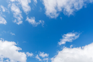 Fototapeta premium 早春の雨上がりの青空と雲32