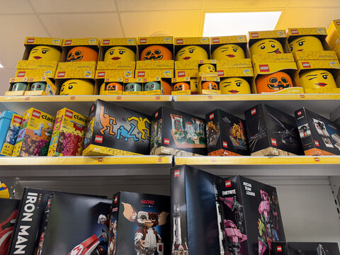 Lego display with minifigure head storage buckets