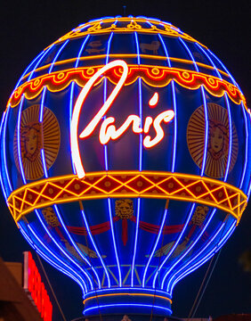 Visit Las Vegas and Enjoy the Paris Themed Hot Air Balloon at Night