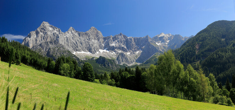 Dachsteingebirge im Fr&uuml;hling, &Ouml;sterreich, Panorama 