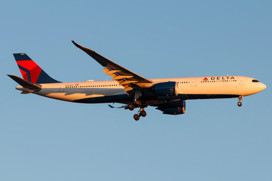 Delta Air Lines Airbus A330-900 aircraft at S&atilde;o Paulo Guarulhos International Airport in Brazil, photographed January 8, 2026.