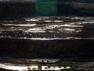 Viele Pf&uuml;tzen nach viel Regen im Steinbruch