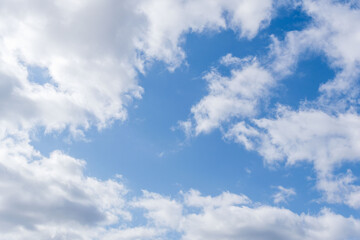 Obraz premium 春の始まりの青空と広がる雲45