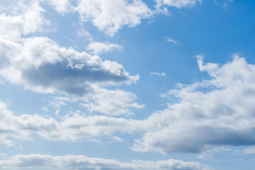 Obraz premium 春の始まりの青空と広がる雲49