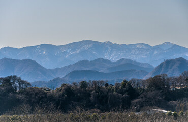 春の初めの神奈川県丹沢の山並み