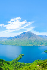 中禅寺湖　男体山