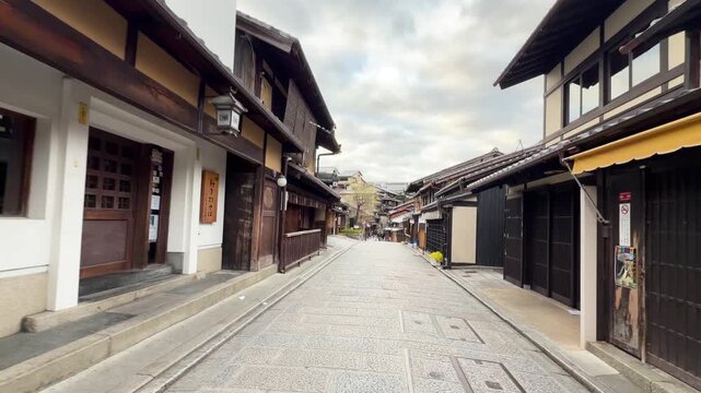 京都 清水寺と三年坂の伝統的な町並み 日本の歴史ある観光地