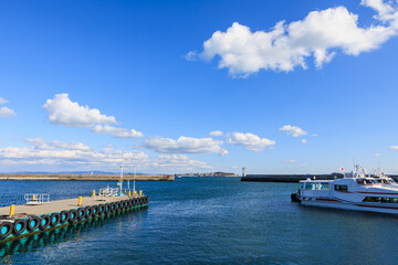 師崎港から日間賀島を望む　愛知県南知多町