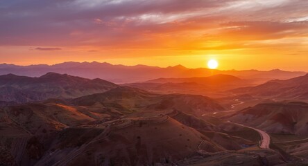 Naklejka premium Creative landscape painting showcasing rolling hills and mountainous shapes with abstract design under sunset
