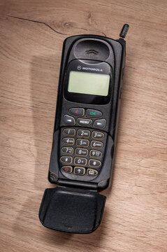 Motorola M6200 vintage mobile phone, 1995