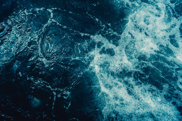 Fototapeta premium the movement of sea water during the aftermath of a wave