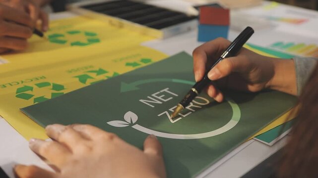 business team discussion reusable product in office,start up eco-friendly business,environmental protection,sustainable business model,ESG strategy,sustainability,team meeting,ESG Report concept