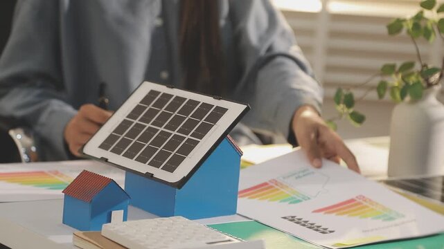 business team discussion reusable product in office,start up eco-friendly business,environmental protection,sustainable business model,ESG strategy,sustainability,team meeting,ESG Report concept