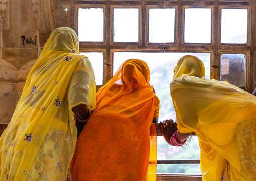 Rajasthani women in sari in Jaigarh fort, Rajasthan, Amer, India