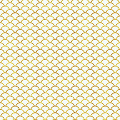 Gold scallop fish scale seamless pattern on white. Glamorous art deco inspired geometric background for wallpaper, fabric, invitations and luxury design. © MedReda